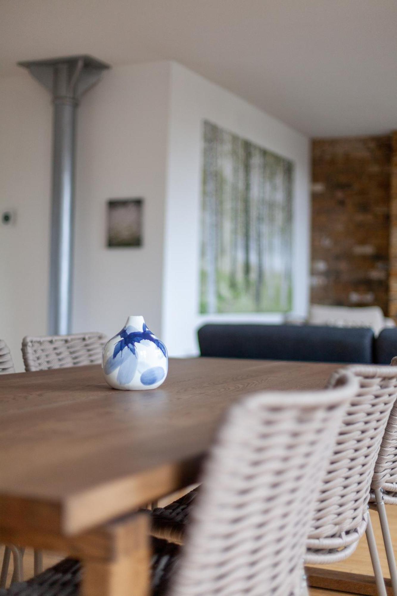 Elegance & Chic Design - 2-Bedroom Haven ลอนดอน ภายนอก รูปภาพ